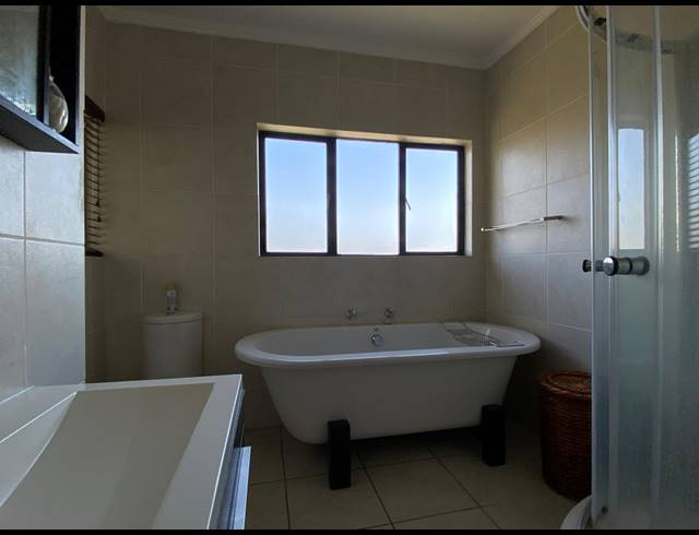 2 BEDROOM APARTMENT FOR SALE IN GREENSTONE HILL